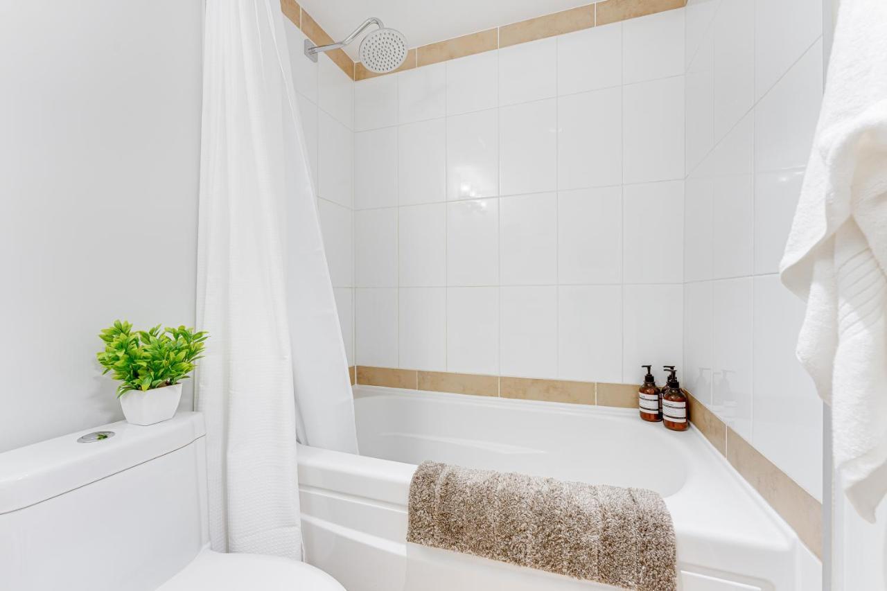Heart Of Downtown 1 Bd Entire Condo - Pool, Gym, Parking, Office, Ac Ванкувър Екстериор снимка
